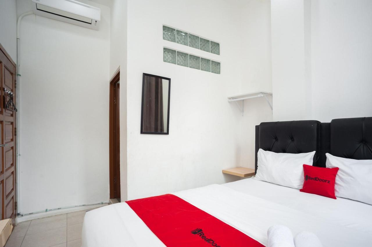 Reddoorz At Jalan Bangau Palembang Hotel Eksteriør billede